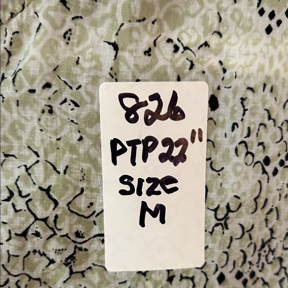 826. Patterned Zip-Up Jacket - Picture 3 of 6